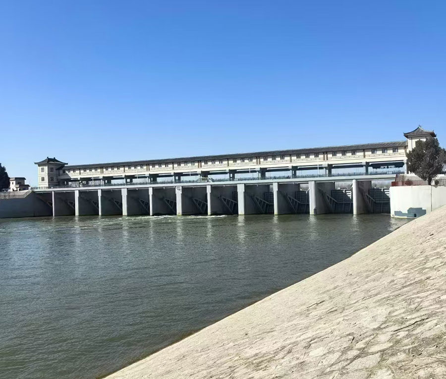 液压翻板闸门案例